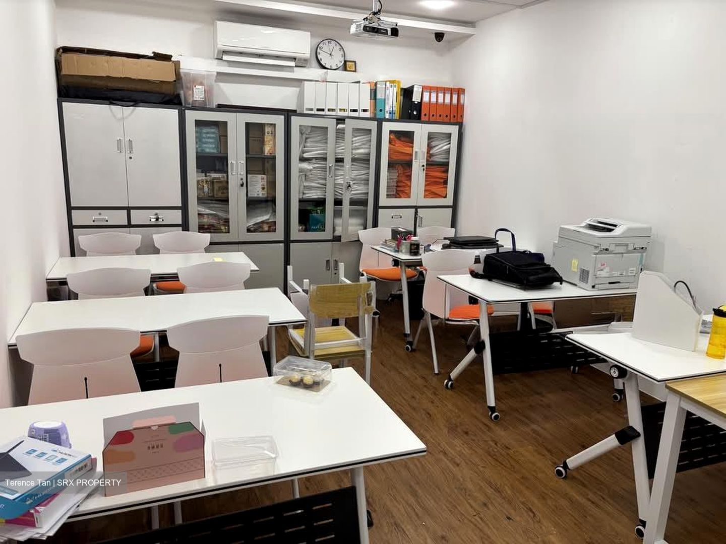 Parkway Centre (D15), Office #559127371
